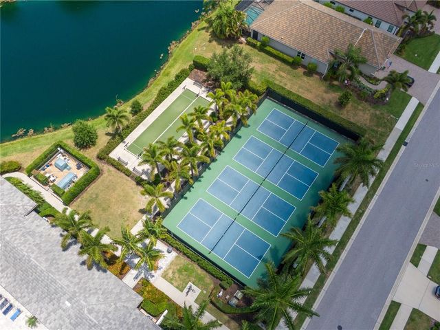 4226 MIDNIGHT BLUE RUN, Bradenton, FL 34211
