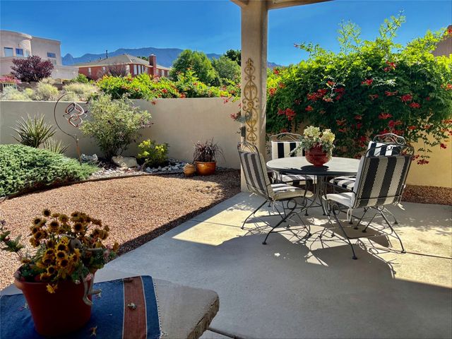 10209 Jarash Place NE, Albuquerque, NM 87122