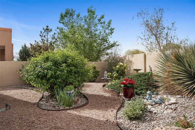 10209 Jarash Place NE, Albuquerque, NM 87122