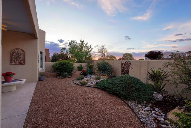 10209 Jarash Place NE, Albuquerque, NM 87122