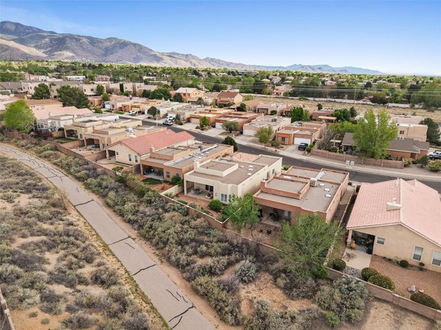10209 Jarash Place NE, Albuquerque, NM 87122