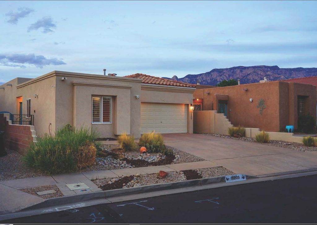 10209 Jarash Place NE, Albuquerque, NM 87122