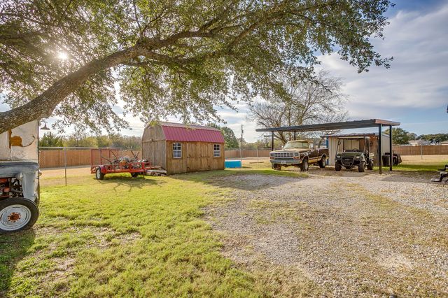 122 Blue Moon Court, Springtown, TX 76082