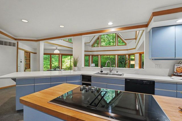 5453 Glen Harbor Drive, Kalamazoo, MI 49009
