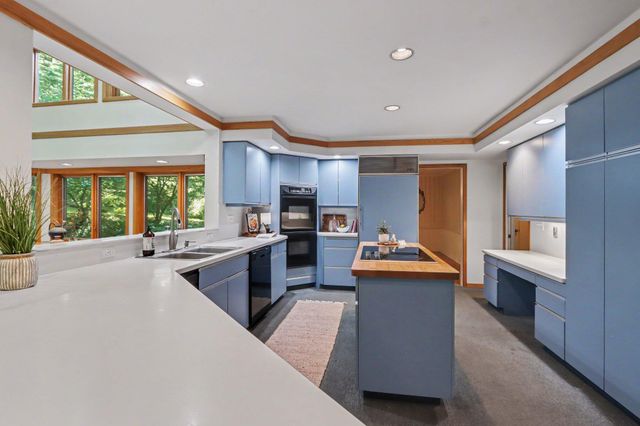 5453 Glen Harbor Drive, Kalamazoo, MI 49009