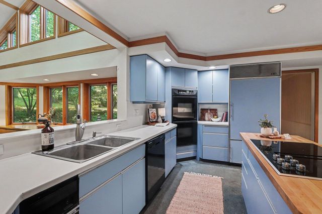 5453 Glen Harbor Drive, Kalamazoo, MI 49009
