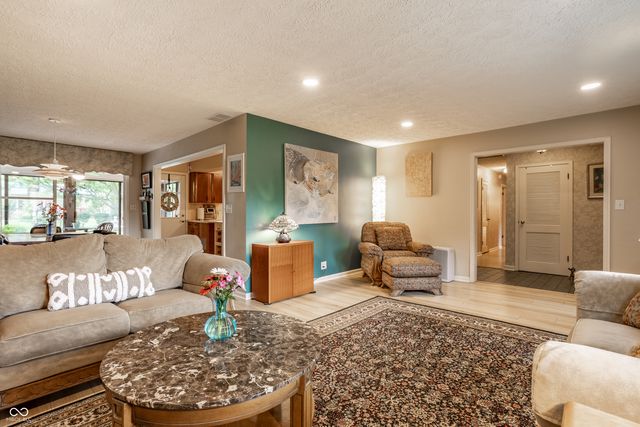 8760 Washington Blvd W Drive, Indianapolis, IN 46240