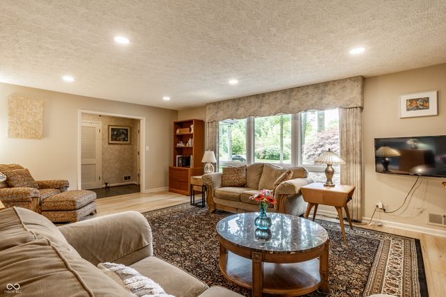 8760 Washington Blvd W Drive, Indianapolis, IN 46240