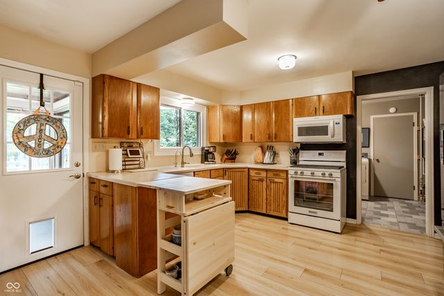 8760 Washington Blvd W Drive, Indianapolis, IN 46240