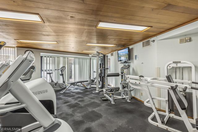 26 10th Street W 601, Saint Paul, MN 55102