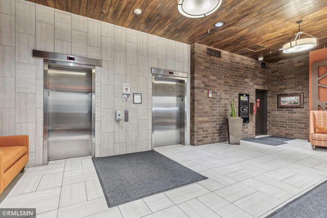 26 10th Street W 601, Saint Paul, MN 55102