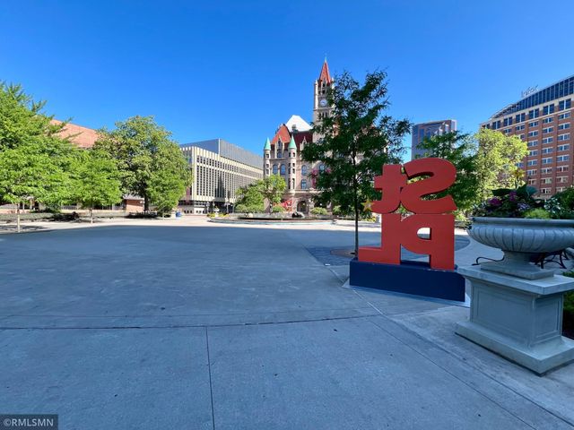 26 10th Street W 601, Saint Paul, MN 55102