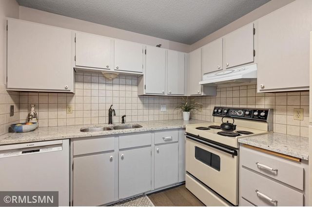 26 10th Street W 601, Saint Paul, MN 55102