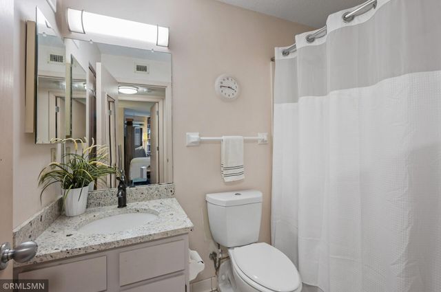 26 10th Street W 601, Saint Paul, MN 55102