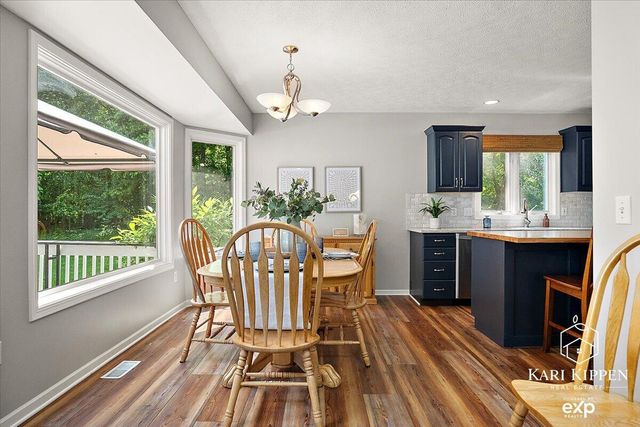 8150 Country Pine Drive Se, Caledonia Twp, MI 49302