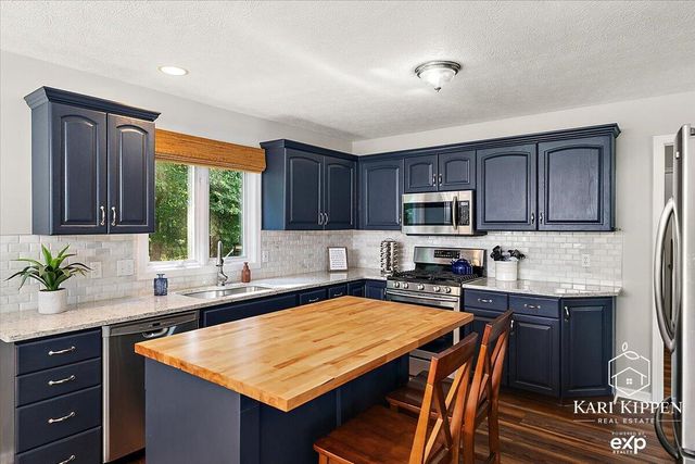 8150 Country Pine Drive Se, Caledonia Twp, MI 49302