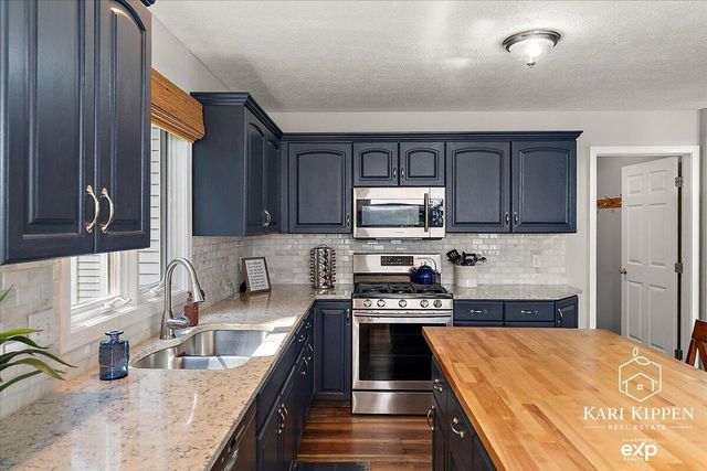 8150 Country Pine Drive Se, Caledonia Twp, MI 49302