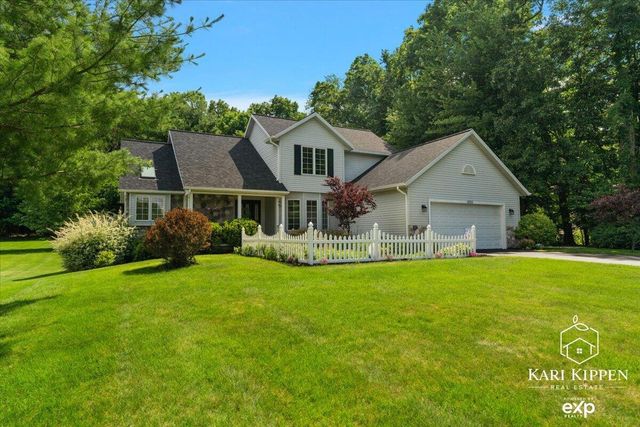 8150 Country Pine Drive Se, Caledonia Twp, MI 49302