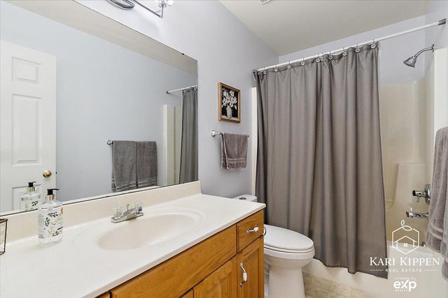 8150 Country Pine Drive Se, Caledonia Twp, MI 49302
