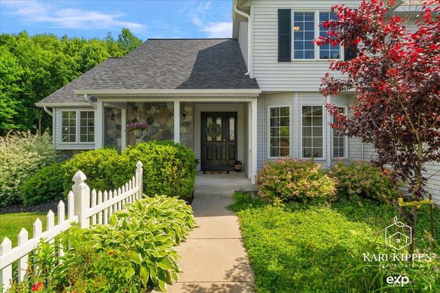 8150 Country Pine Drive Se, Caledonia Twp, MI 49302
