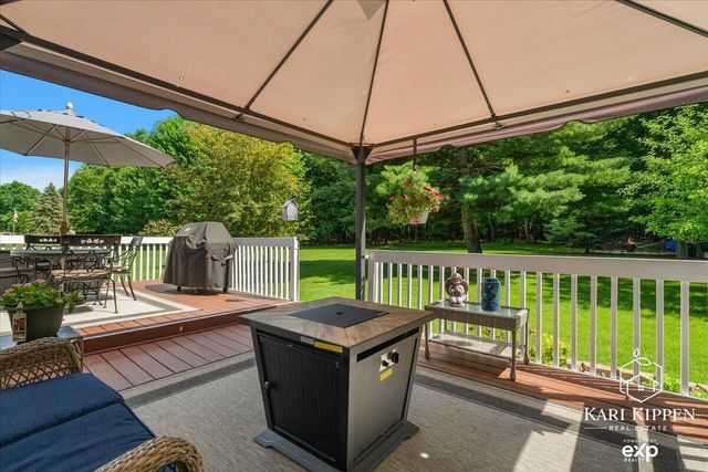 8150 Country Pine Drive Se, Caledonia Twp, MI 49302