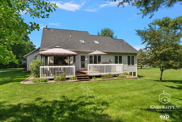 8150 Country Pine Drive Se, Caledonia Twp, MI 49302