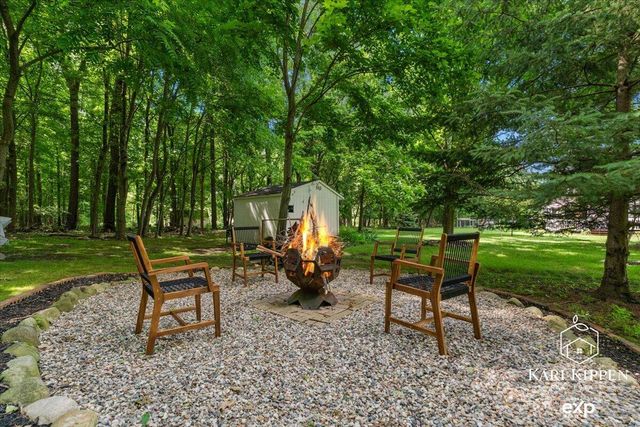 8150 Country Pine Drive Se, Caledonia Twp, MI 49302