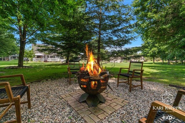 8150 Country Pine Drive Se, Caledonia Twp, MI 49302