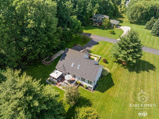 8150 Country Pine Drive Se, Caledonia Twp, MI 49302