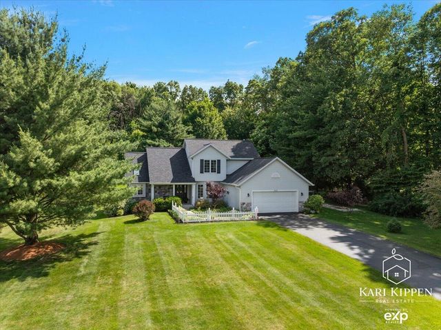 8150 Country Pine Drive Se, Caledonia Twp, MI 49302