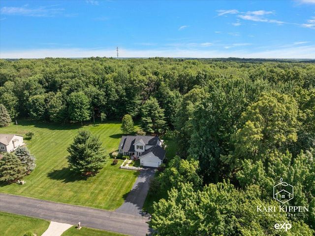 8150 Country Pine Drive Se, Caledonia Twp, MI 49302