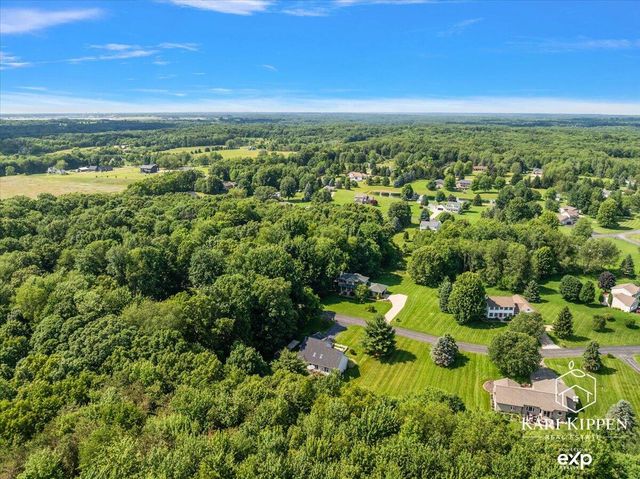 8150 Country Pine Drive Se, Caledonia Twp, MI 49302