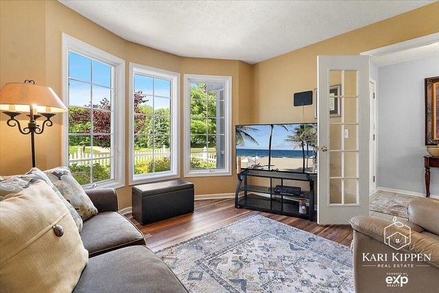 8150 Country Pine Drive Se, Caledonia Twp, MI 49302
