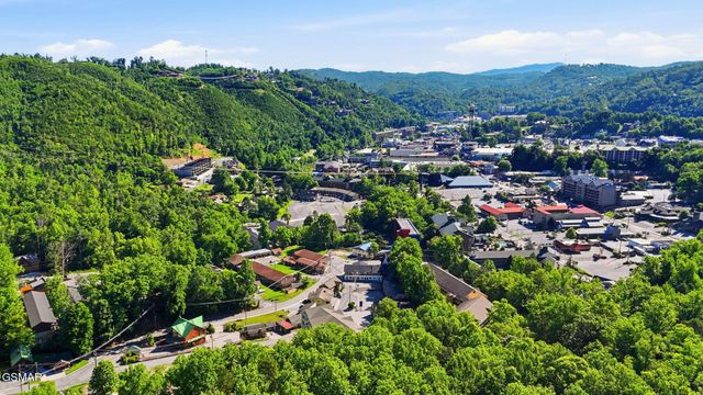 329 Ownby St Unit 1404, Gatlinburg, TN 37738