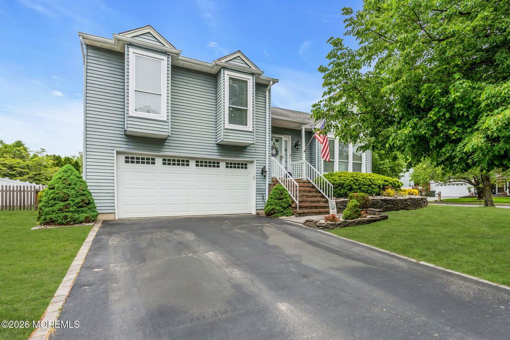 26 Sweet Gum Road, Howell, NJ 07731