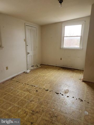 15713 FENTON AVE, Williamsport, MD 21795