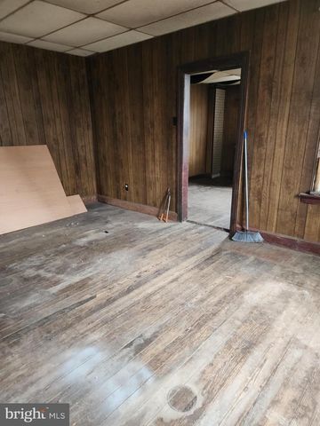 15713 FENTON AVE, Williamsport, MD 21795