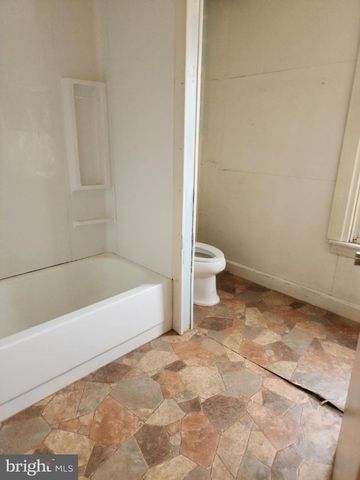 15713 FENTON AVE, Williamsport, MD 21795