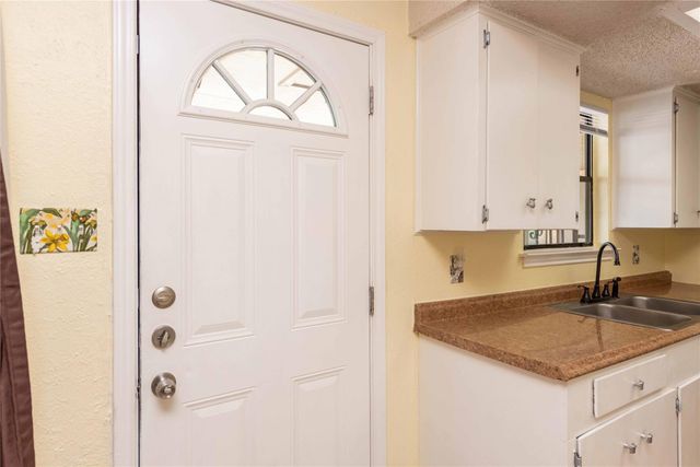 5006 Sara DR, Austin, TX 78721