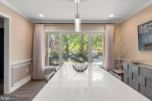 12183 HOLLY KNOLL CIR, Great Falls, VA 22066