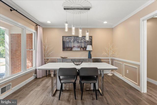 12183 HOLLY KNOLL CIR, Great Falls, VA 22066