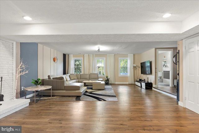 12183 HOLLY KNOLL CIR, Great Falls, VA 22066