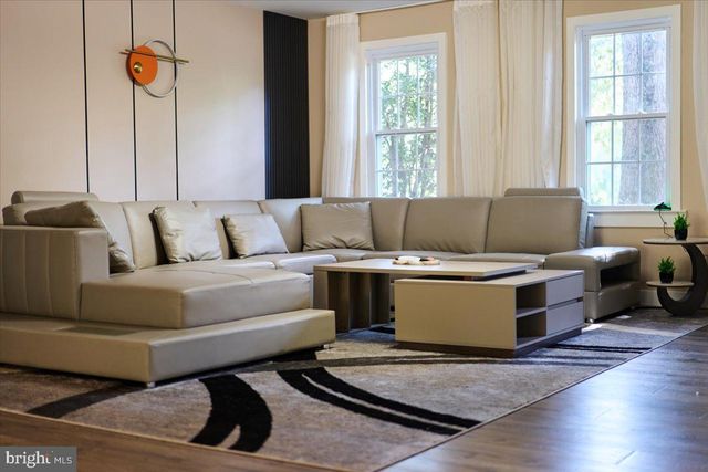 12183 HOLLY KNOLL CIR, Great Falls, VA 22066