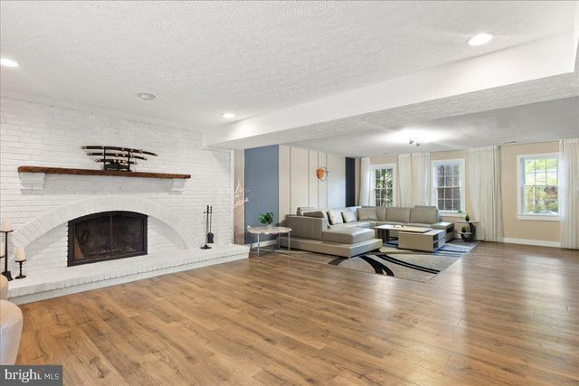 12183 HOLLY KNOLL CIR, Great Falls, VA 22066