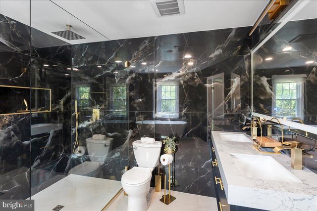 12183 HOLLY KNOLL CIR, Great Falls, VA 22066