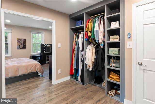 12183 HOLLY KNOLL CIR, Great Falls, VA 22066