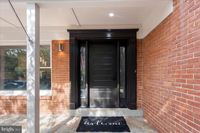 12183 HOLLY KNOLL CIR, Great Falls, VA 22066