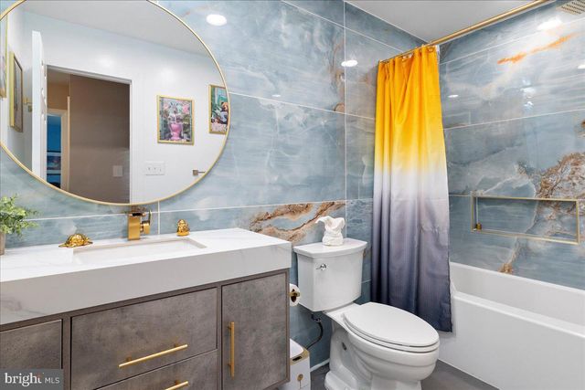 12183 HOLLY KNOLL CIR, Great Falls, VA 22066