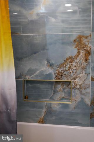 12183 HOLLY KNOLL CIR, Great Falls, VA 22066