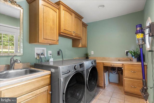 12183 HOLLY KNOLL CIR, Great Falls, VA 22066